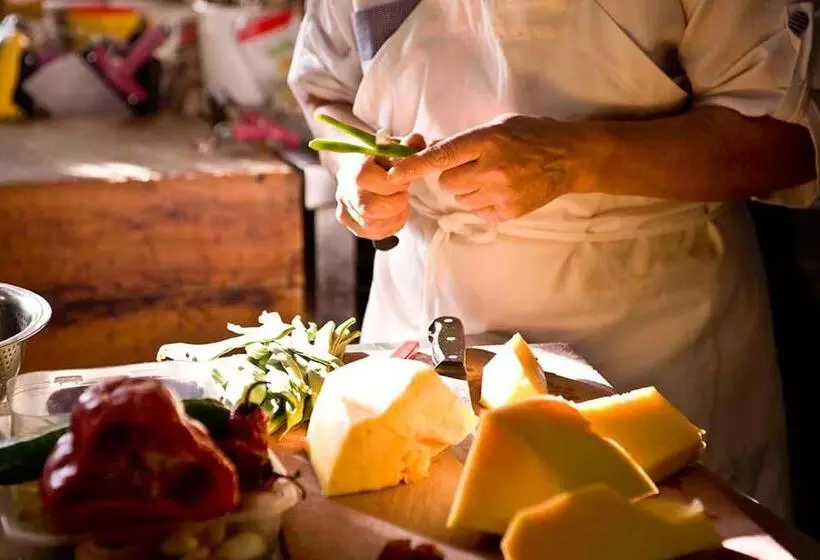 هتل Pension Uxarte