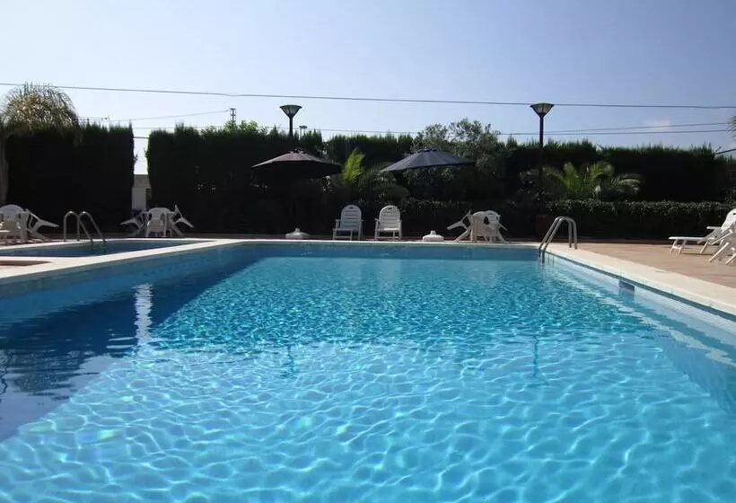 Hospedium Hotel Abril