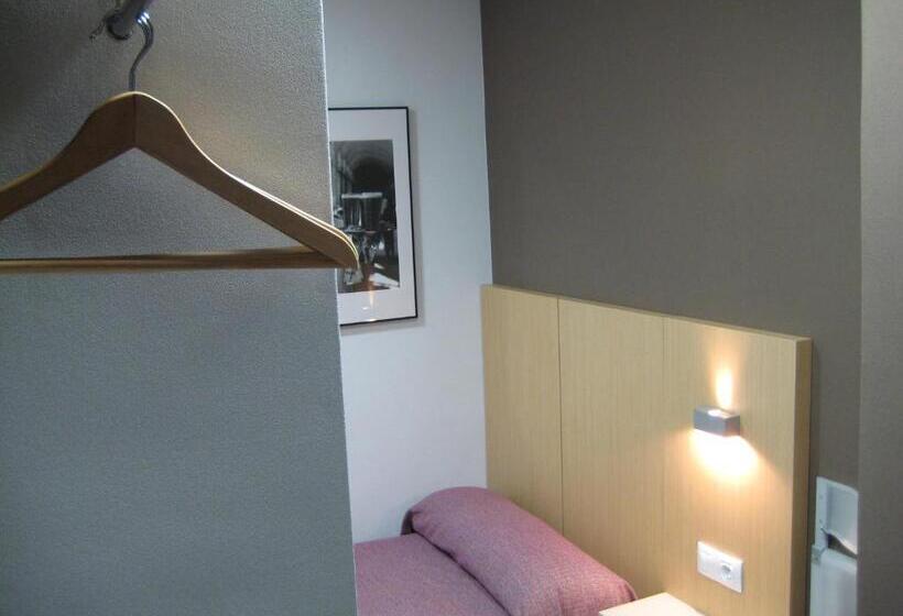 مسافرخانه Putxet By Gaiarooms