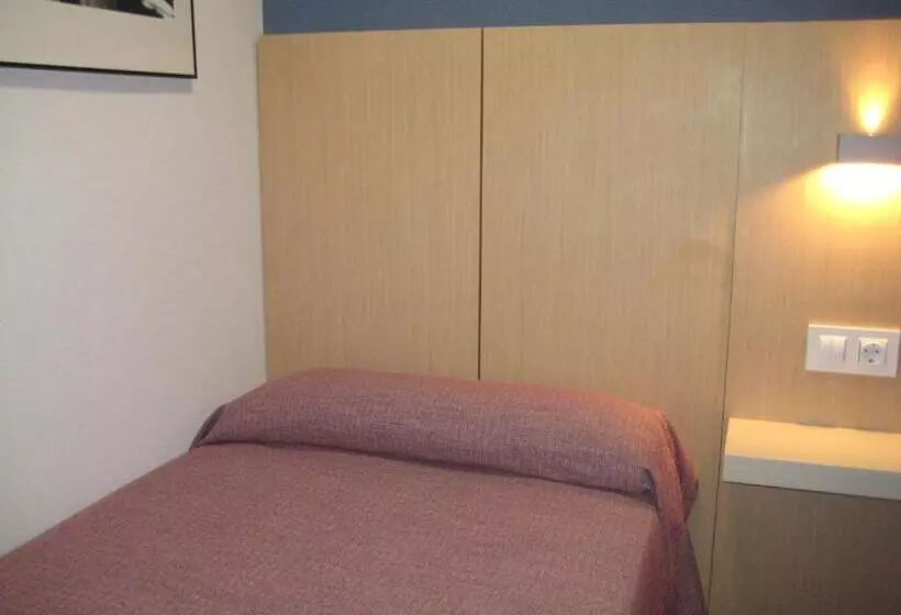 Хостел Putxet By Gaiarooms