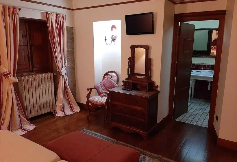 Hotel Castillo El Collado