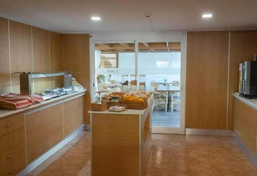 호텔 Coral Beach House & Food