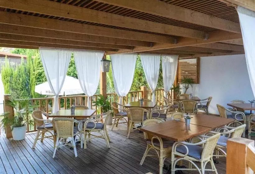 호텔 Coral Beach House & Food