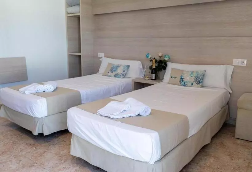 호텔 Coral Beach House & Food