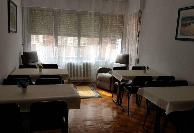 בית מלון כפרי Hostal Sierra