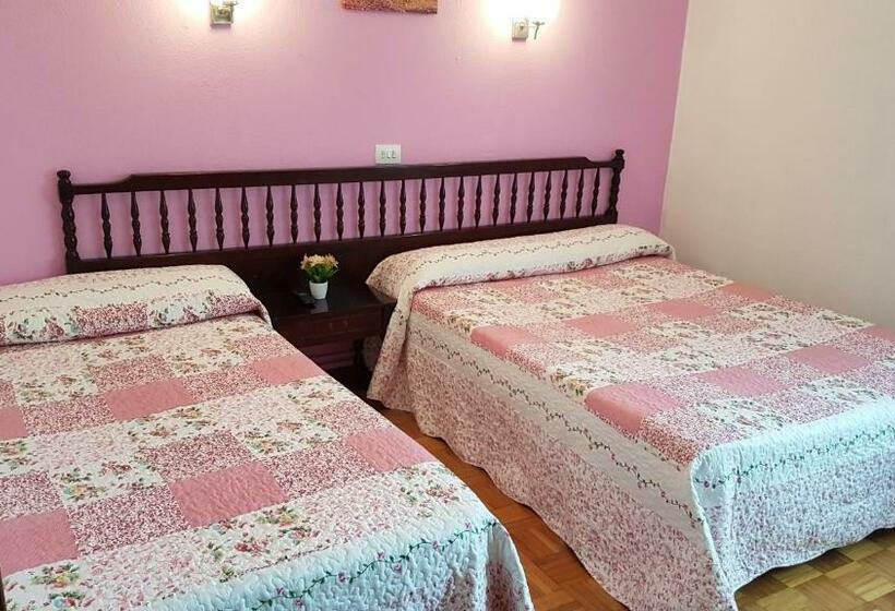 בית מלון כפרי Hostal Sierra