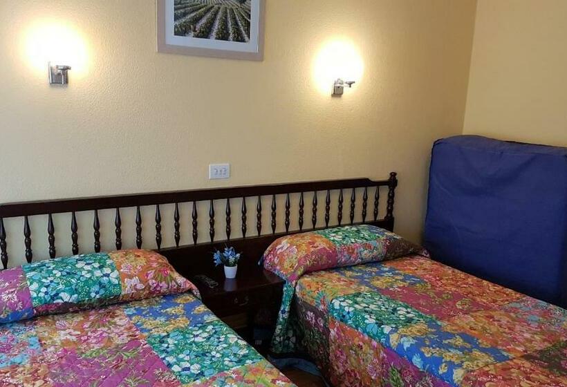 בית מלון כפרי Hostal Sierra