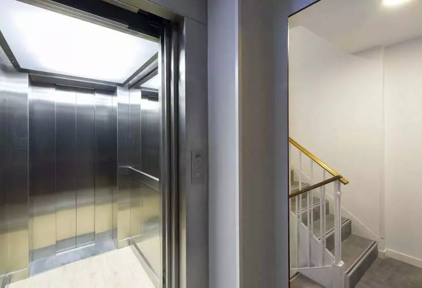 Отель Hostal Sans