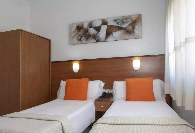 Отель Hostal Sans