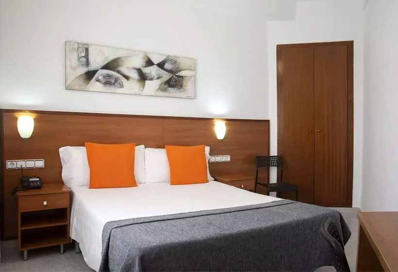 Отель Hostal Sans