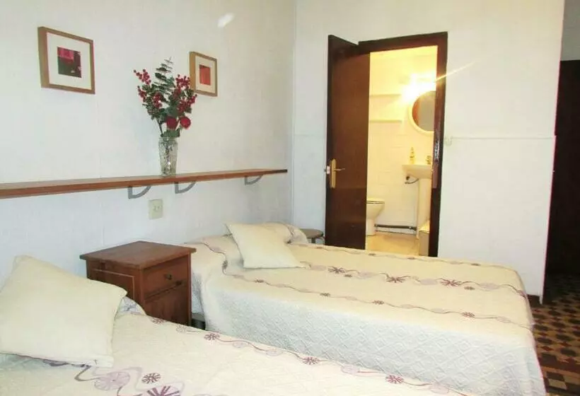 Отель Hostal Lima
