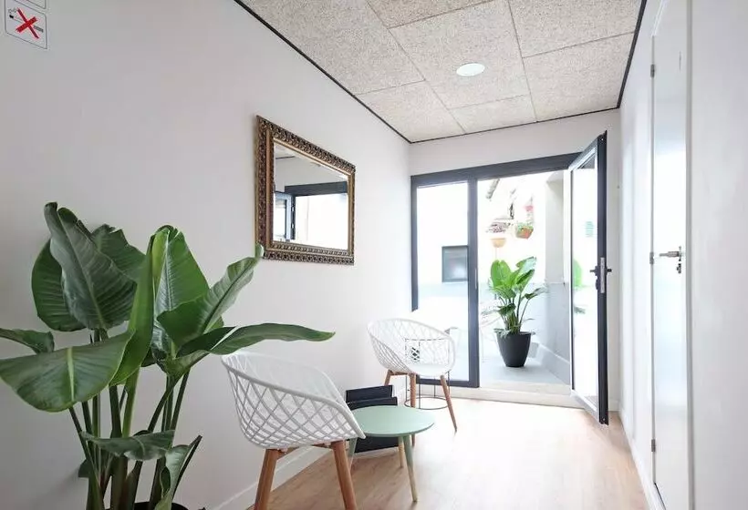 هتل Regina Selfcheckin Smart Rooms