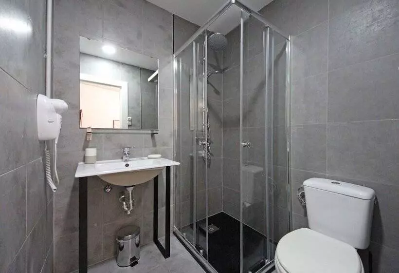 هتل Regina Selfcheckin Smart Rooms