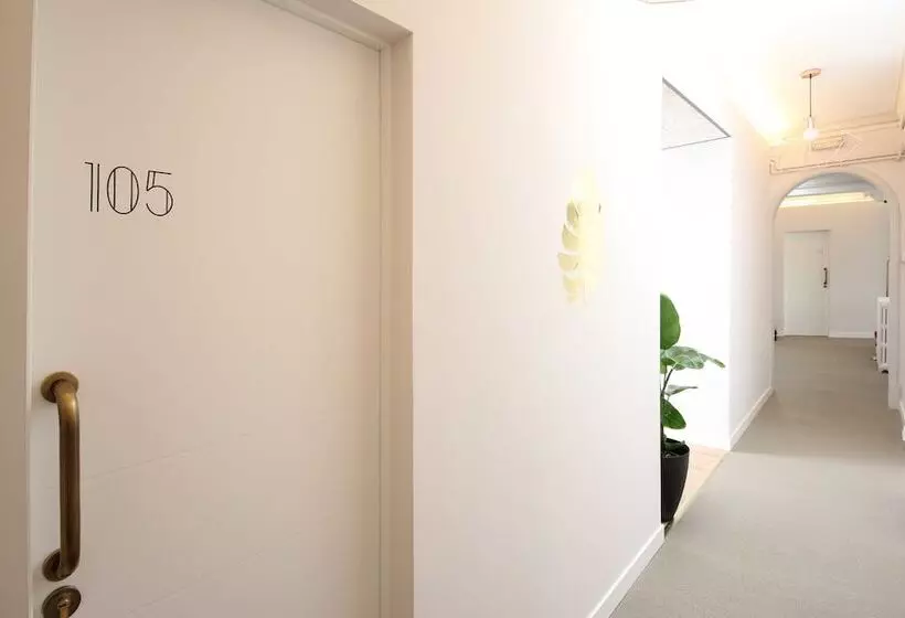 هتل Regina Selfcheckin Smart Rooms