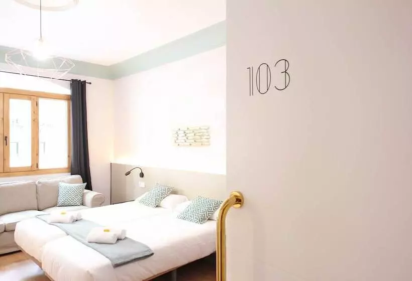 هتل Regina Selfcheckin Smart Rooms