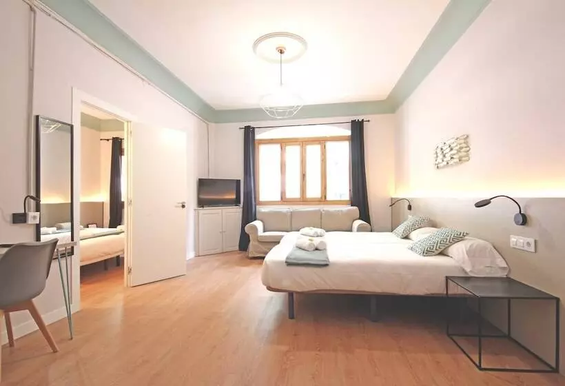 هتل Regina Selfcheckin Smart Rooms