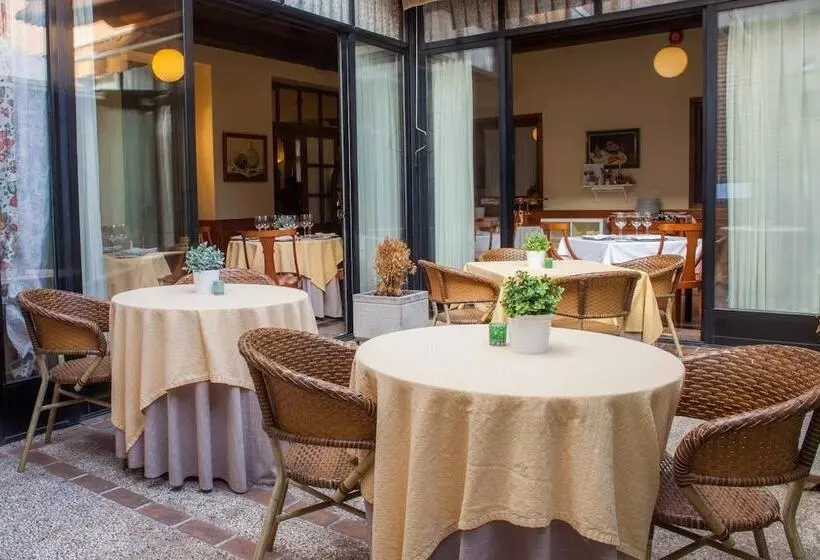 فندق فئة نجمة واحدة Miguel De Cervantes