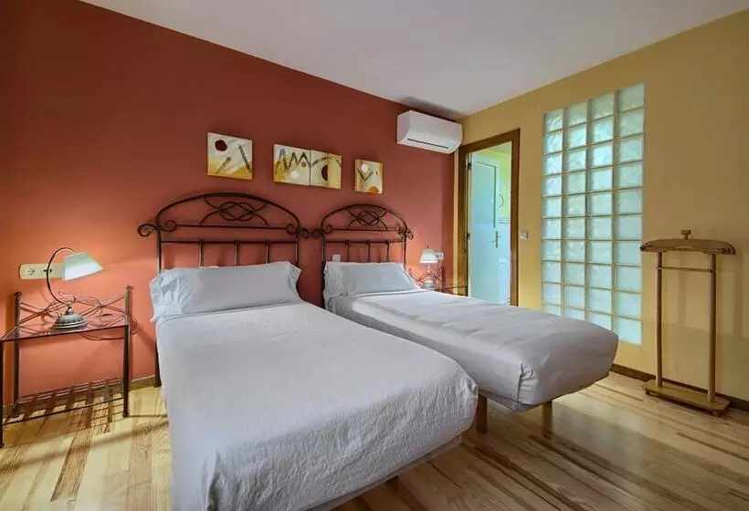 בית מלון כפרי Hostal Almadiero