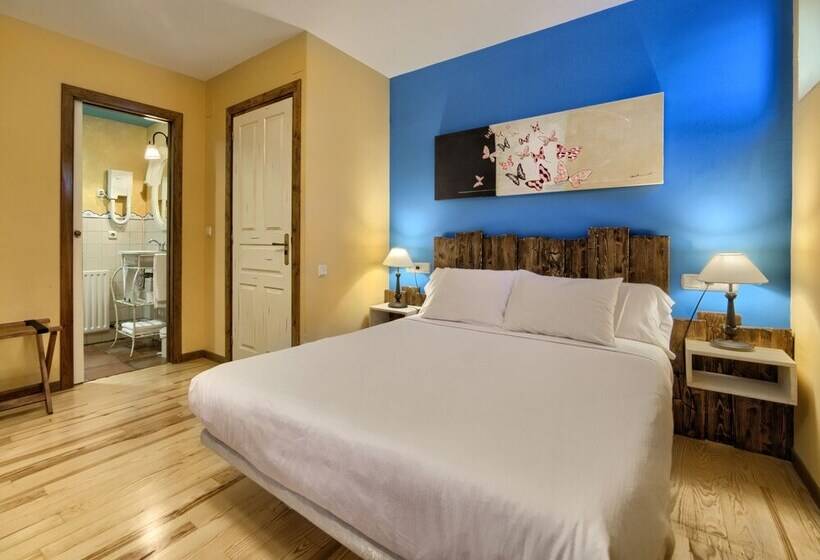 فندق Hostal Almadiero