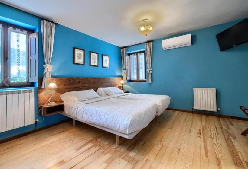 فندق Hostal Almadiero