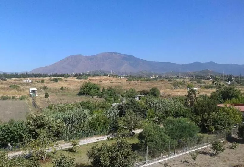 هتل Hostal Europa