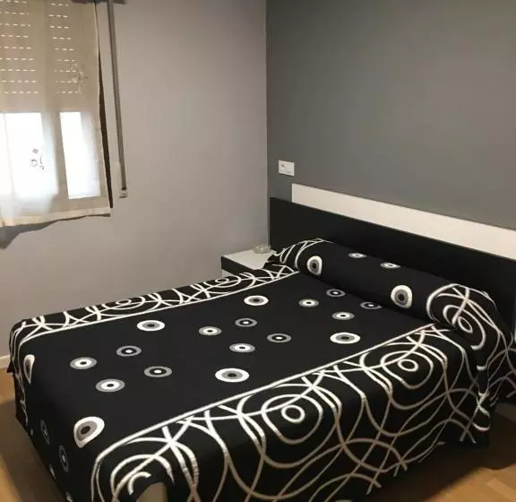 هتل Hostal Hilton