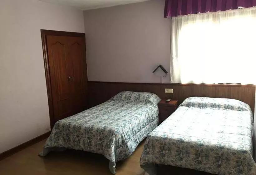 هتل Hostal Hilton