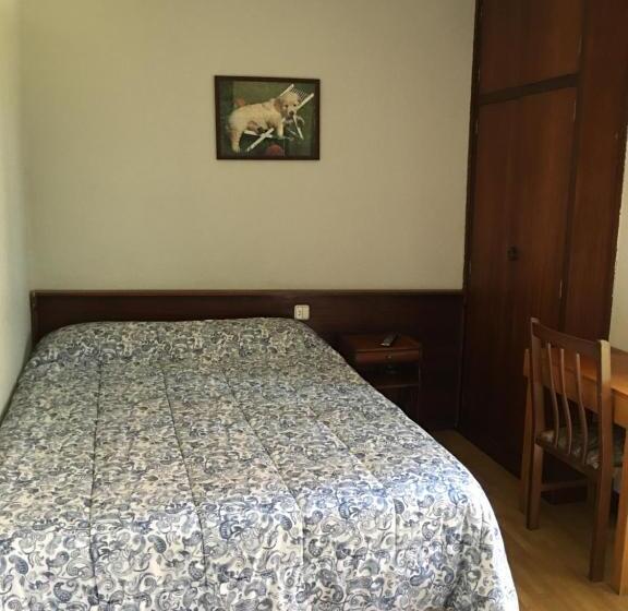 호텔 Hostal Hilton