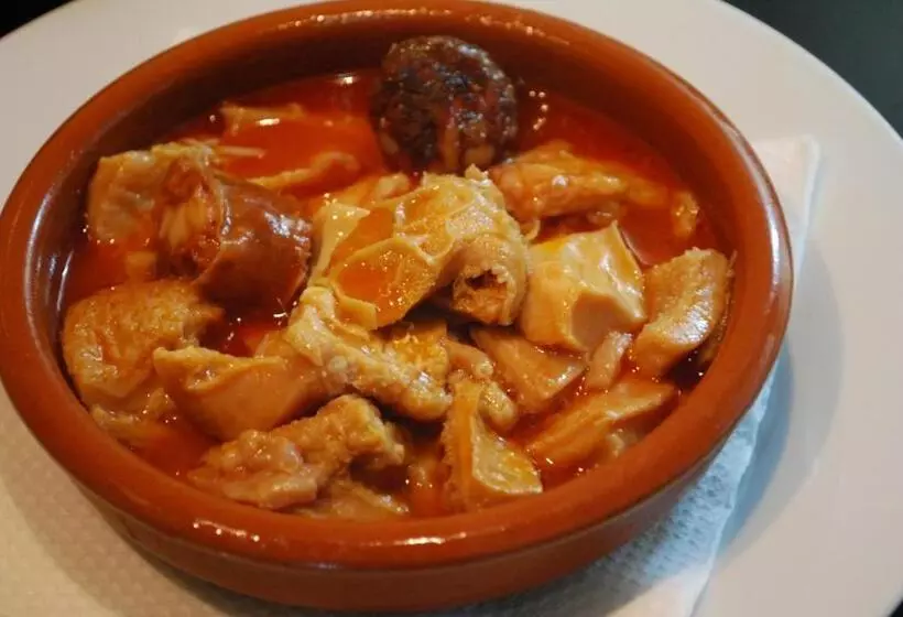 فندق Hostal Los Chopos