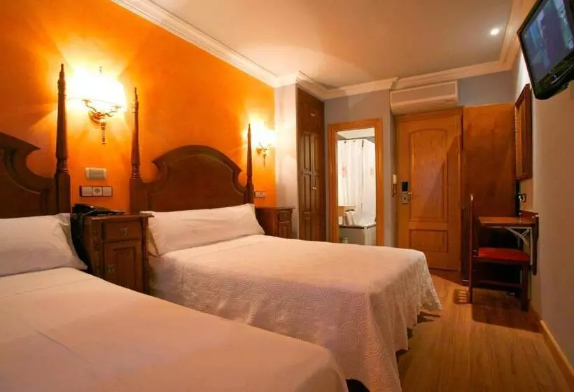 هتل Hostal Victoria Ii