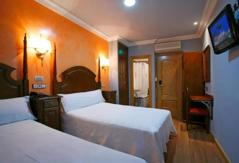 هتل Hostal Victoria Ii