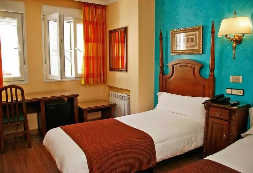 هتل Hostal Victoria Ii