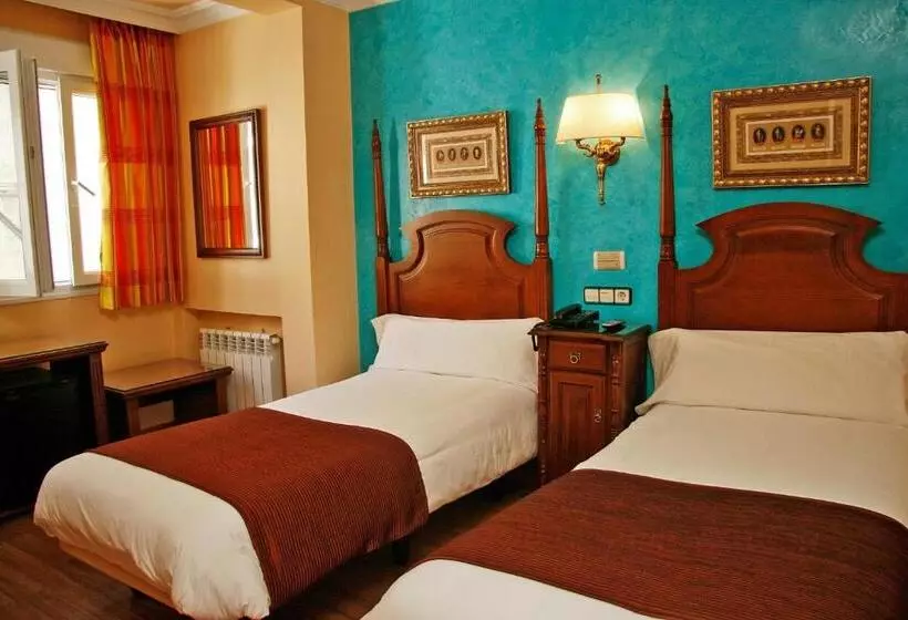 هتل Hostal Victoria Ii