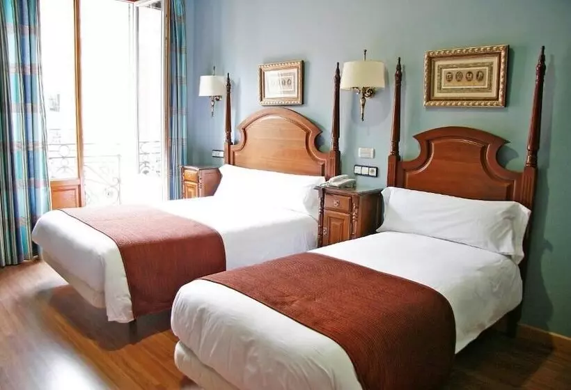 هتل Hostal Victoria Ii