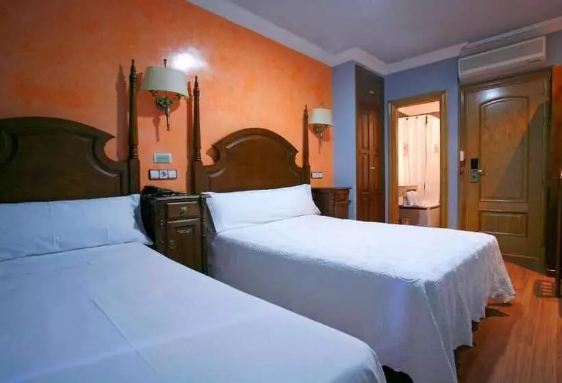 هتل Hostal Victoria Ii