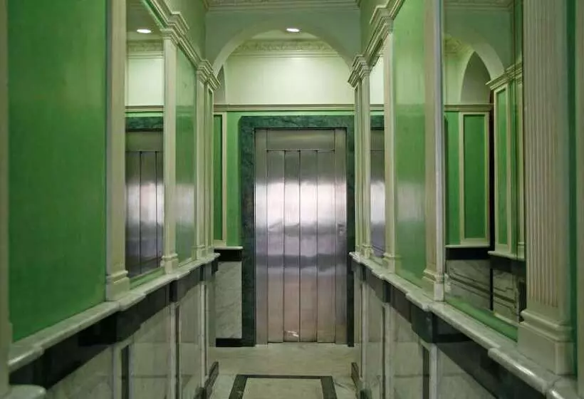 هتل Hostal Victoria Ii