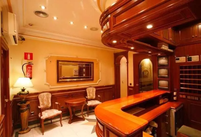هتل Hostal Victoria Ii
