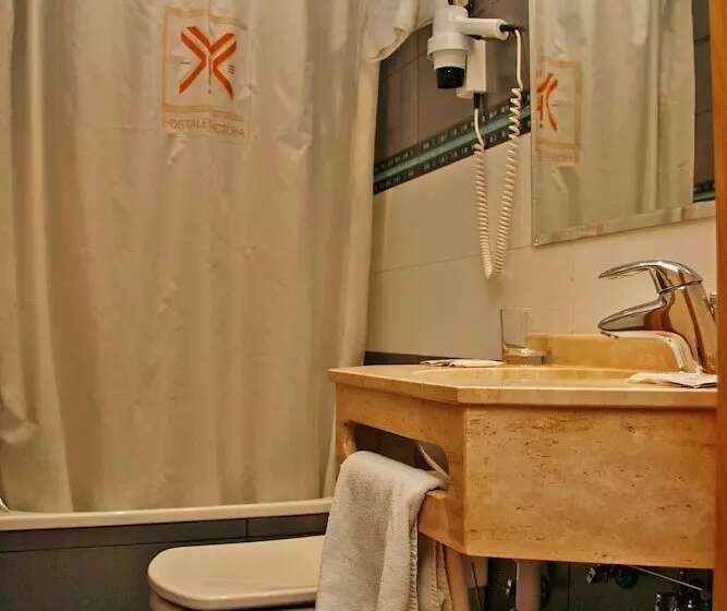 هتل Hostal Victoria Ii