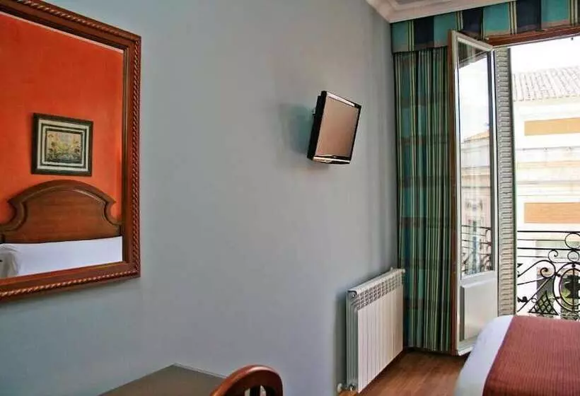 هتل Hostal Victoria Ii