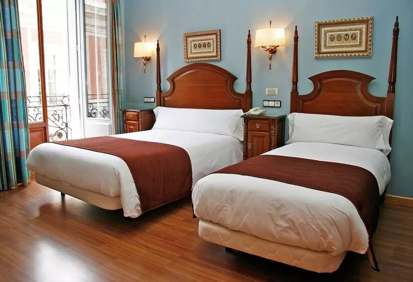 هتل Hostal Victoria Ii