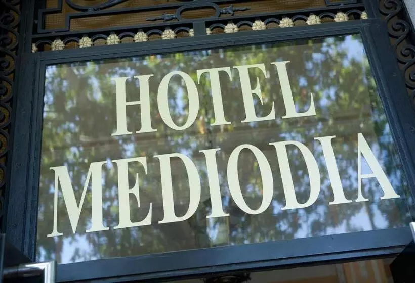 هتل Mediodia