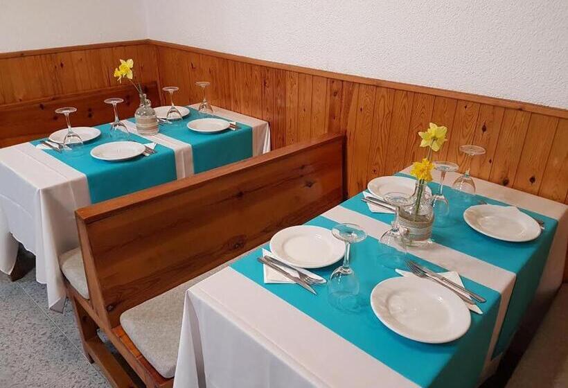 پانسیون Hostal Casa Palmira