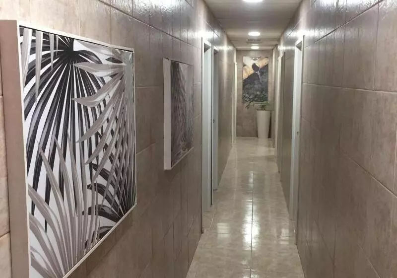 ペンション Hostal Residencia Cardona