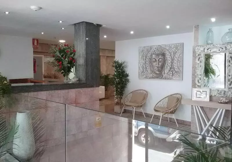 ペンション Hostal Residencia Cardona