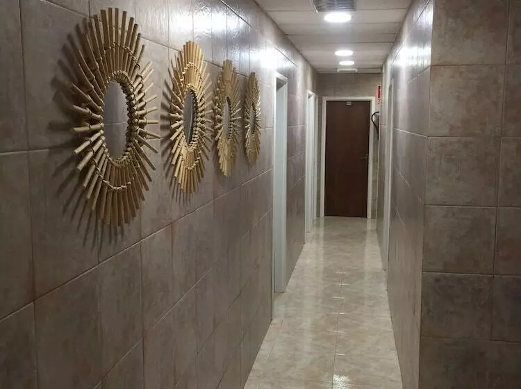 ペンション Hostal Residencia Cardona