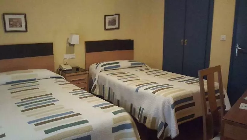 בית מלון כפרי Hostal Guzman El Bueno By Gaiarooms