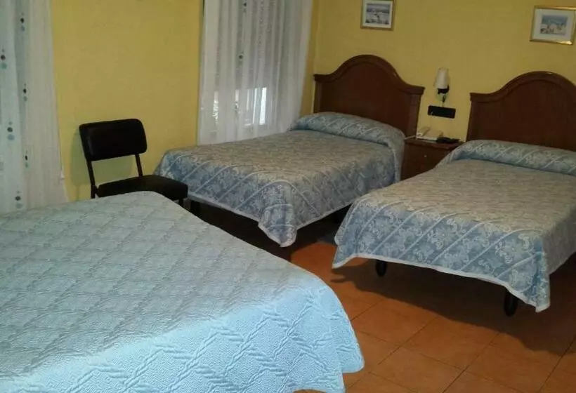 בית מלון כפרי Hostal Guzman El Bueno By Gaiarooms