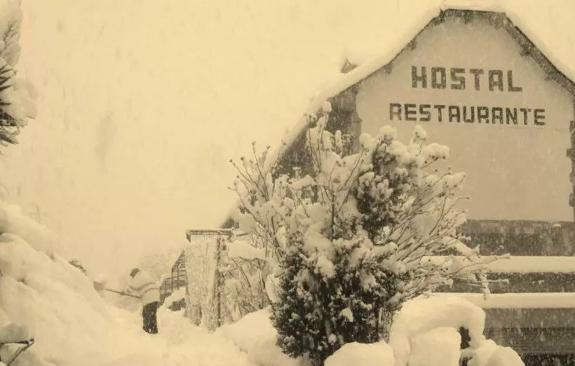 호텔 Hostal Restaurante Asador Pañart