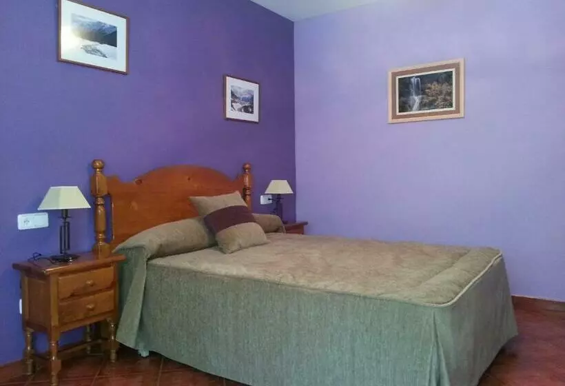 호텔 Hostal Restaurante Asador Pañart