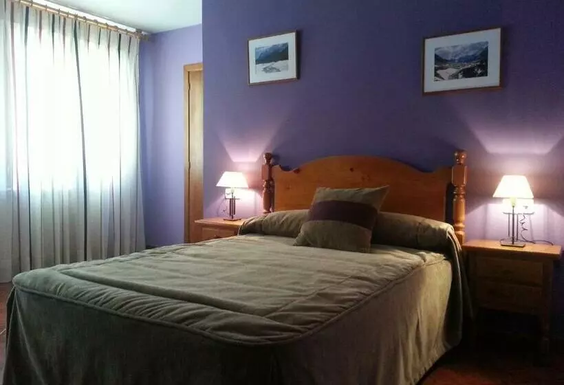 호텔 Hostal Restaurante Asador Pañart